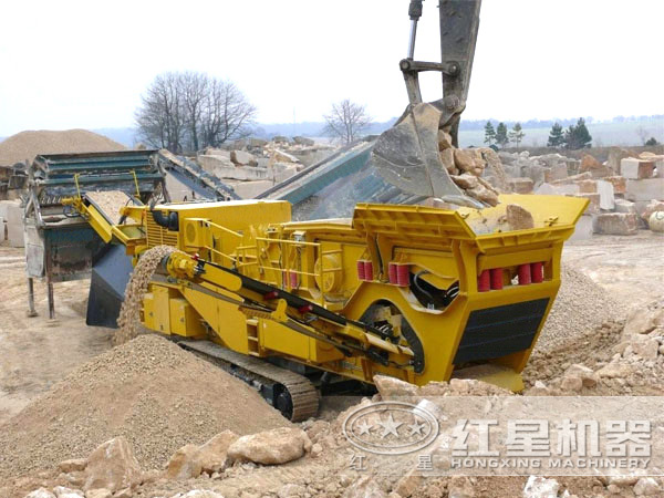 移動式破碎機現(xiàn)場圖 移動式破碎機現(xiàn)場圖